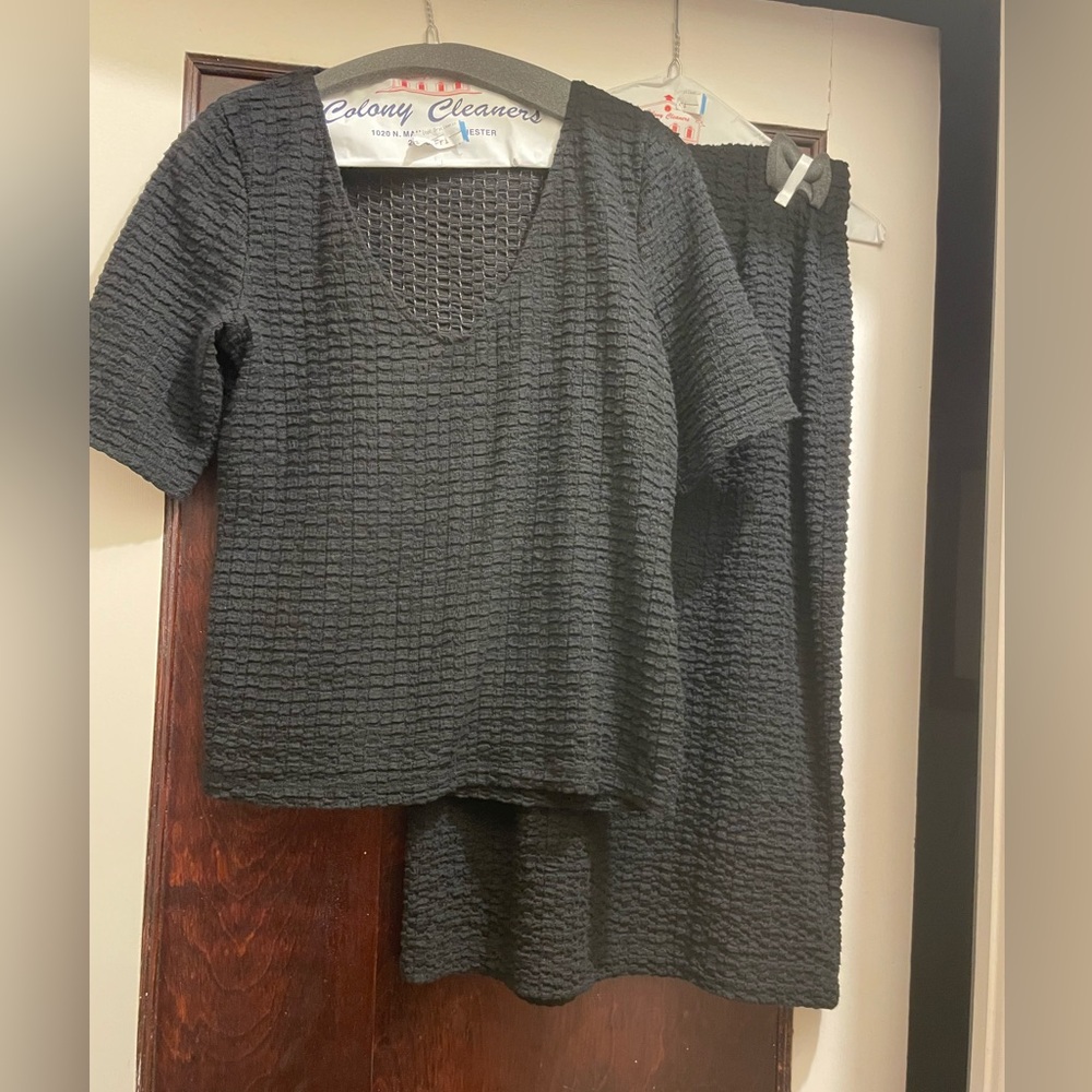 Vince Black Textured Women's Top